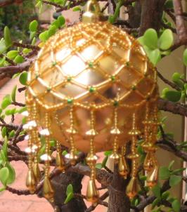 [Beading+Bauble+3.jpg]