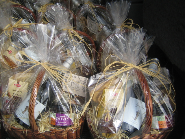 Gourmet Hampers Australia: Christmas Hampers - Bulk Orders are Going Crazy!!