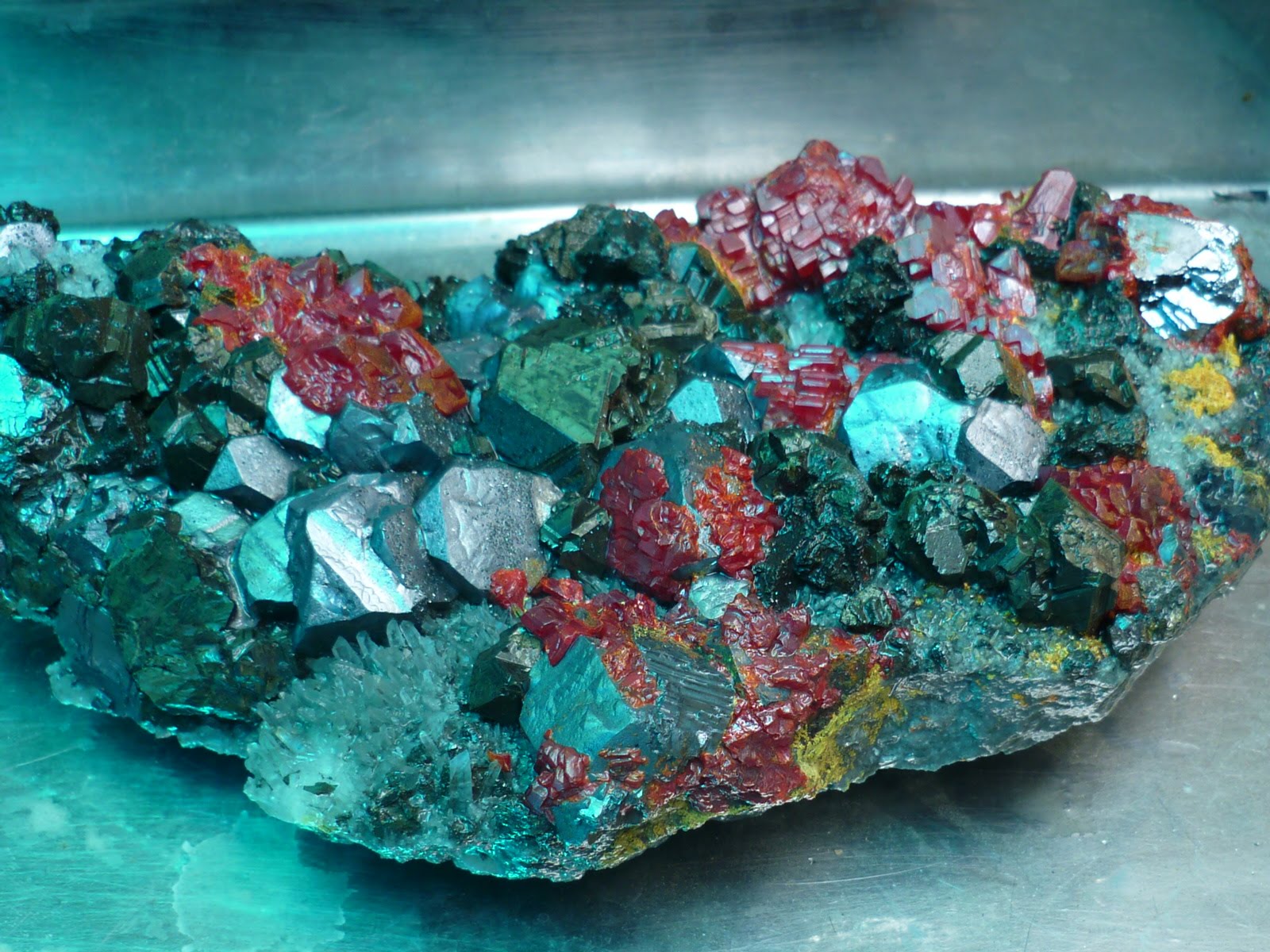 MINERAL SPECIMENS realgar specimen