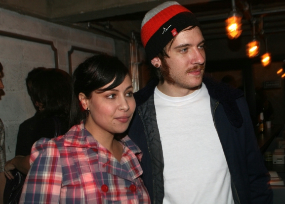 http://1.bp.blogspot.com/_nZsJGqP6gqo/TO7H0tJJBQI/AAAAAAAAAIw/dzIZa9d0xvM/s1600/pitty+e+daniel.jpg
