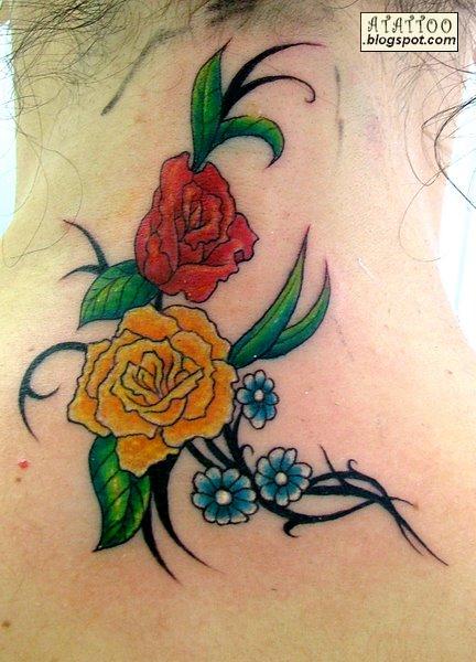 Fotografía de tattoo con florales para  cadera,  japones