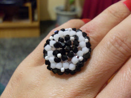 anillo negro y blaco espero que os guste