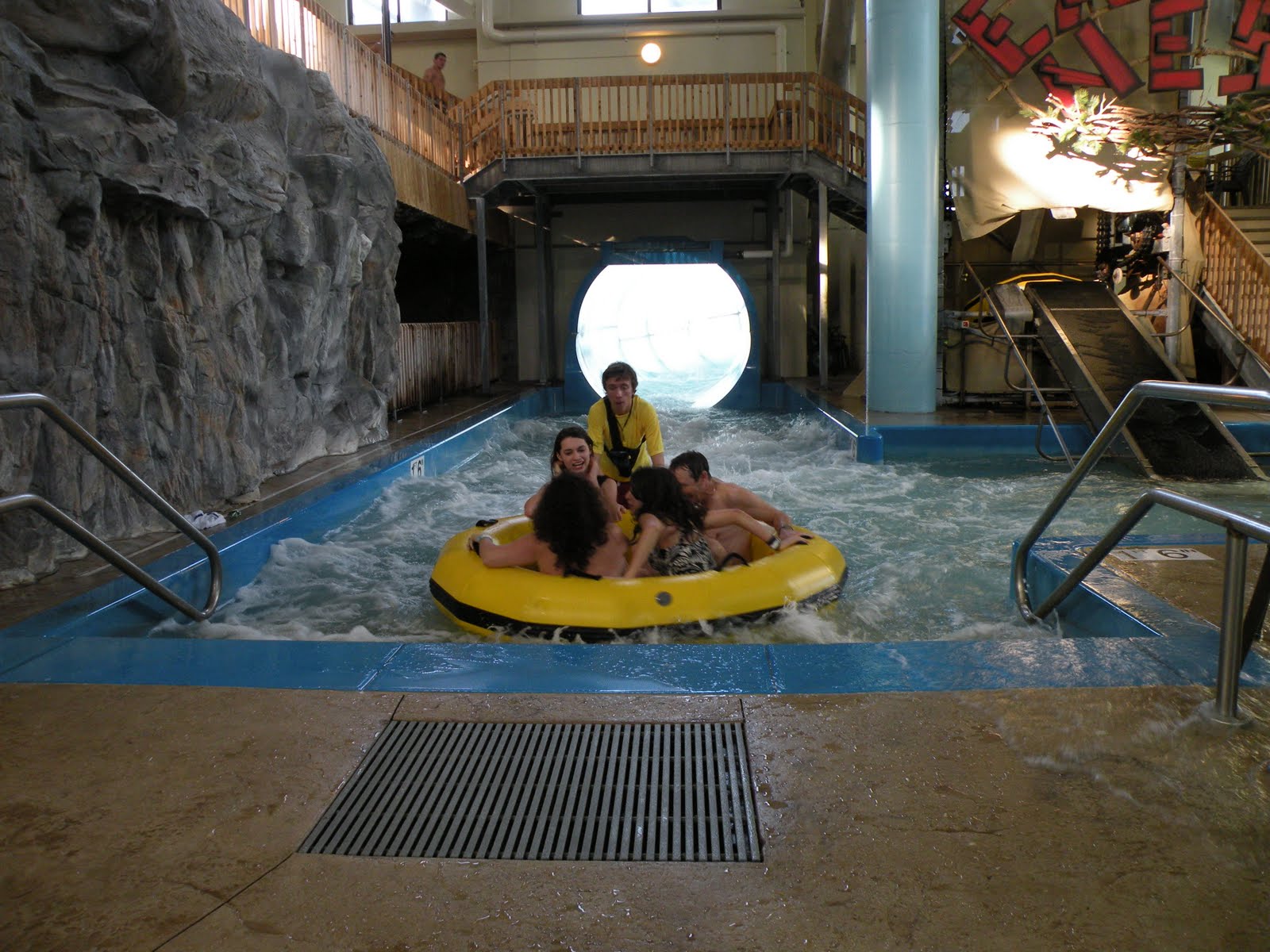 McHugh's in Motion Mall of America water park