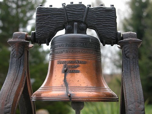Resultado de imagen para Obama inaugura con "la campana de la libertad" el museo afroamericano de EE.UU.
