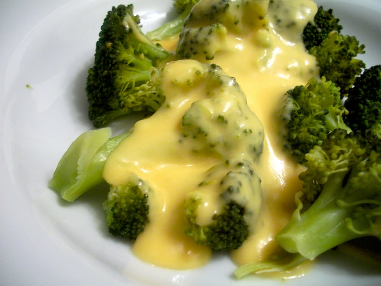 Brooke Bakes : Broccoli with Cheese Sauce