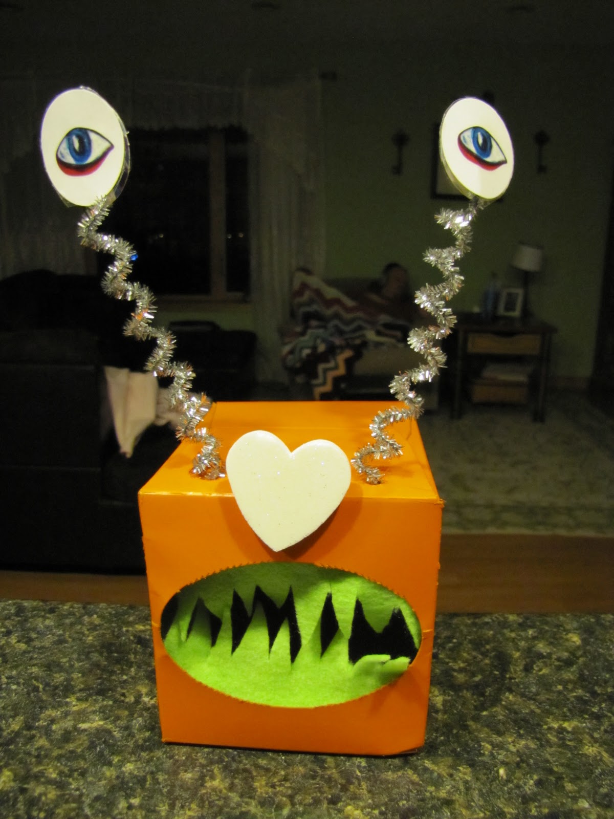 Sustainably Chic Designs: Kid's Valentines Day Card Boxes 2011