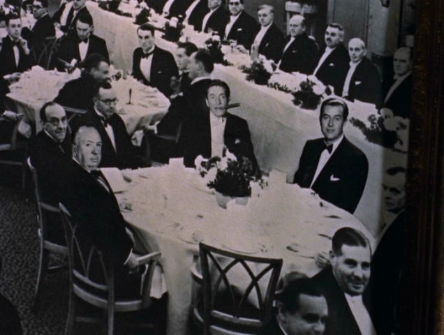 [Hitchcock-cameo-+Dial+M+For+Muder-1954.jpg]