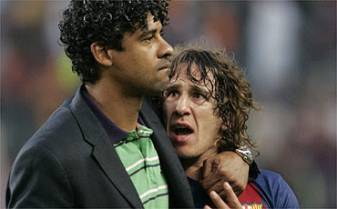 Puyol+y+Rijkaard.jpg