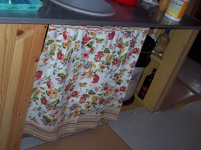 Patsy's Middle of NoWhere: Farmhouse kitchen sink curtains