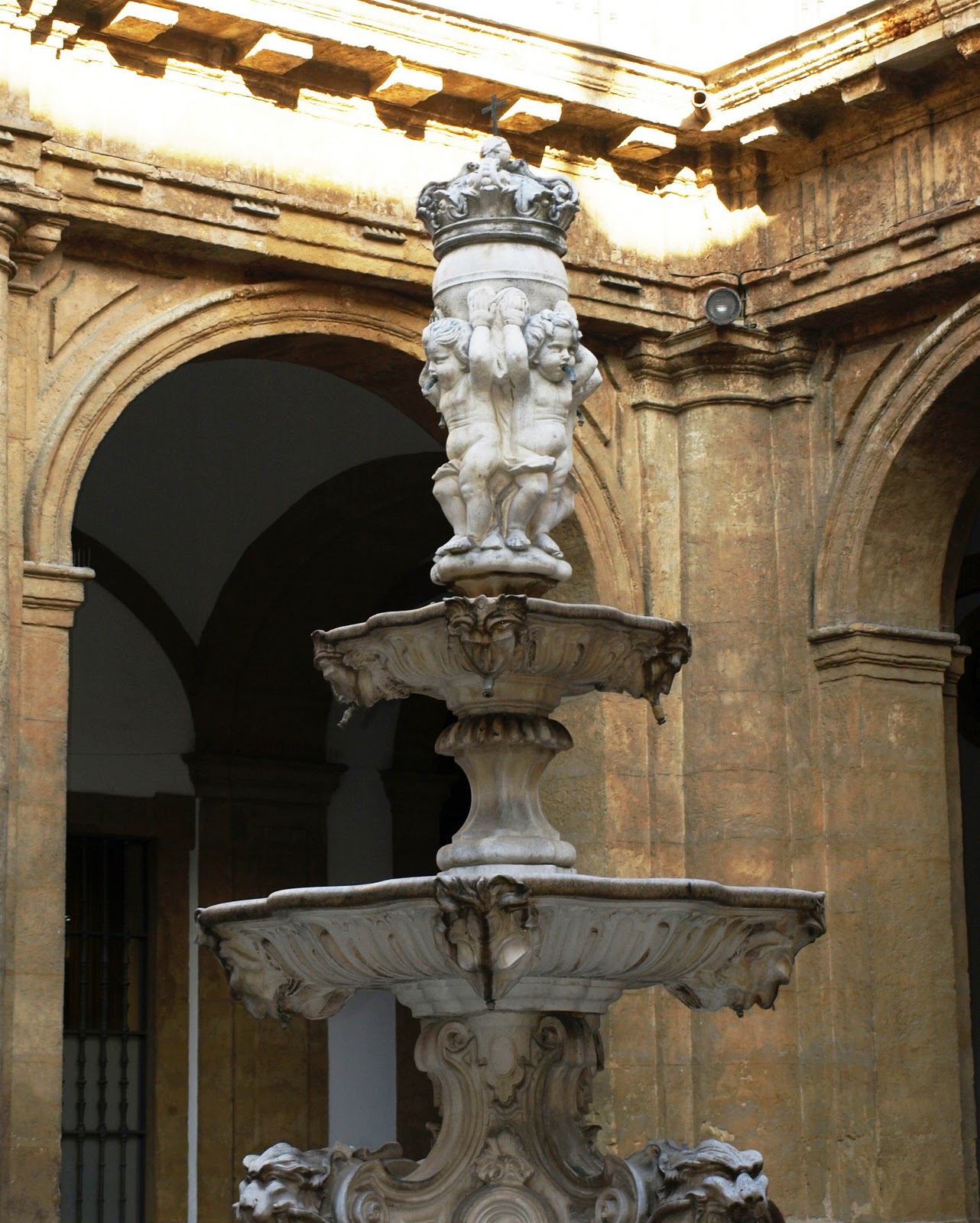 Sevilla Daily Photo: La Fuente del Rectorado.