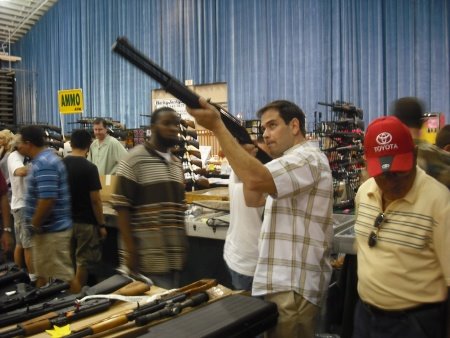 [rubio+with+gun.jpg]