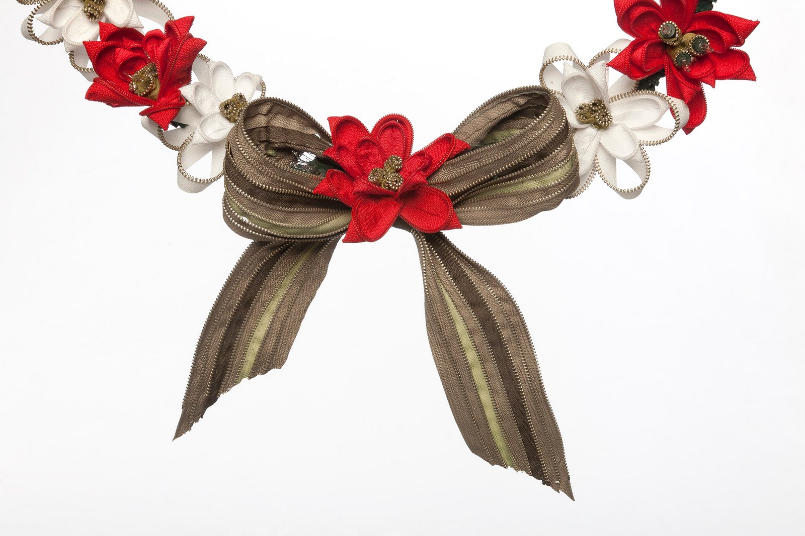 Zippity Doo dah; flowers made from vintage zippers Good Wreath Exhibition