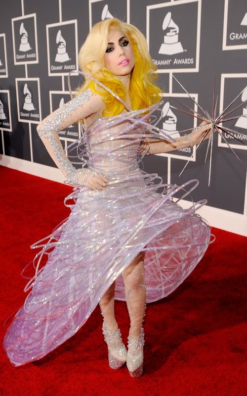 [Grammy+Awards+-+Lady+Gaga+Fashion+01.jpg]