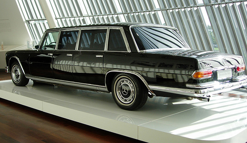 [mercedes+600+pullman.jpg]