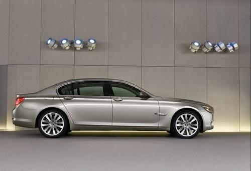 [2009-BMW-7-Series-First-Images-Leak-Out-Photo-Gallery-AC-640.jpeg]