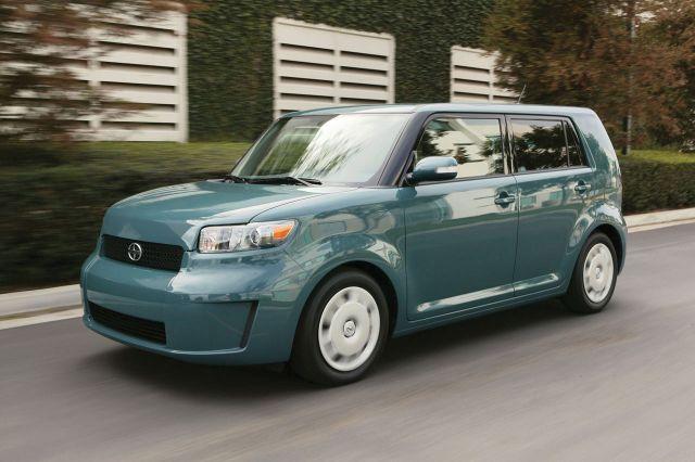 [2009-Scion-xB-Photo-Gallery-2-B-640.jpeg]