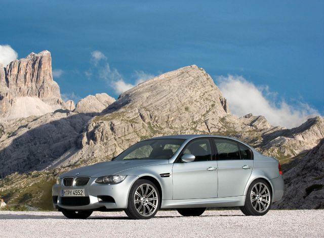[2008-BMW-M3-Sedan-The-New-High-Performance-Sedan-L-640.jpeg]