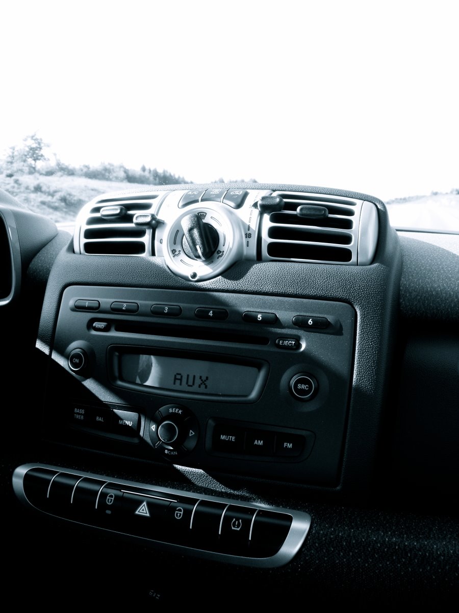 [smartinteriorsmall.JPG]