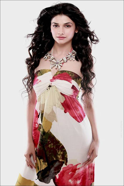 Online Bollywood Photoshoot of Cute Prachi Desai