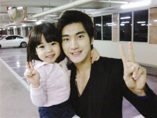 Picture SJ's Siwon shares photo of his daughter on Twitter! 