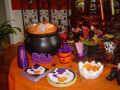 Confessions of a 40-something Mama Queen: Halloween Tablescape