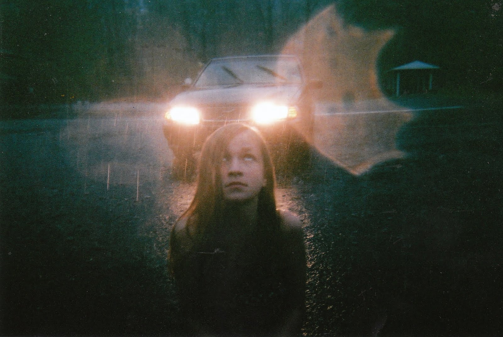 мальчик в свете фар слушать