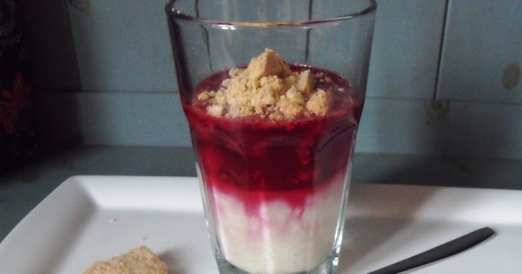 Tapioca Coconut Pudding with Raspberry... Tapioka Kokosnuss Pudding mit ...