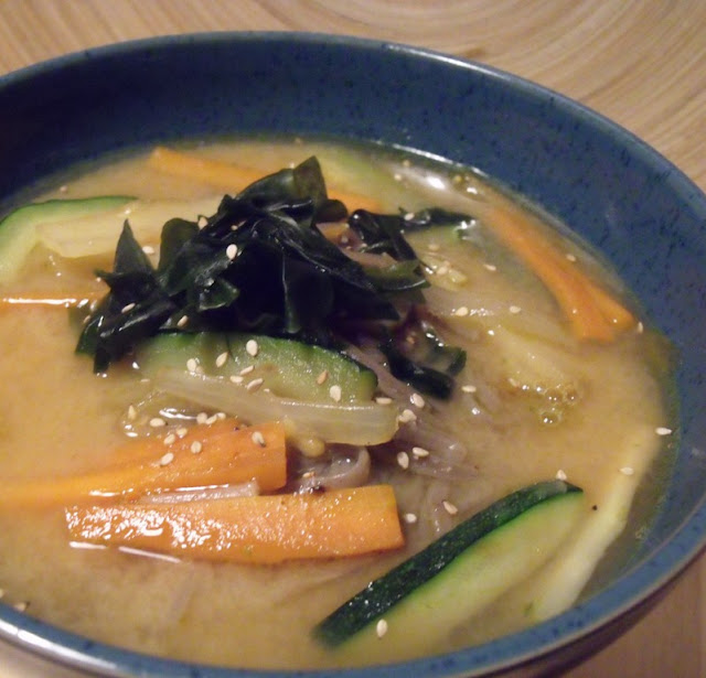 Korean Miso Soba Soup - * - Koreanische Miso Soba Suppe