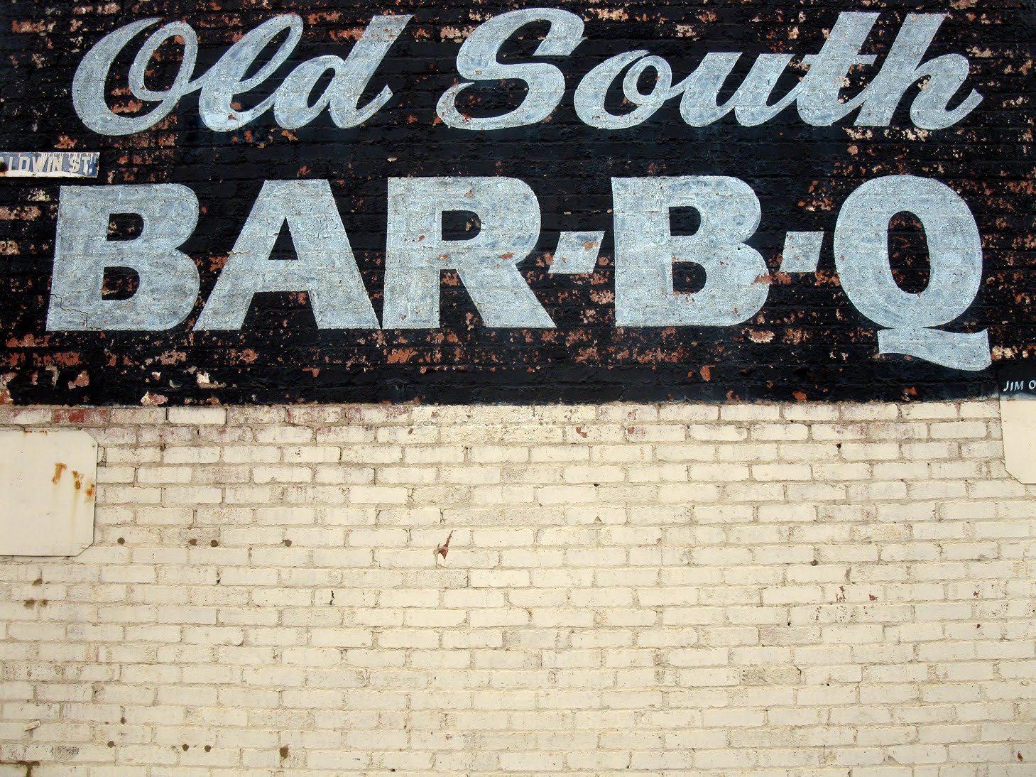 Eccentric Roadside Pardon me Roy, is that the cat that ate your new