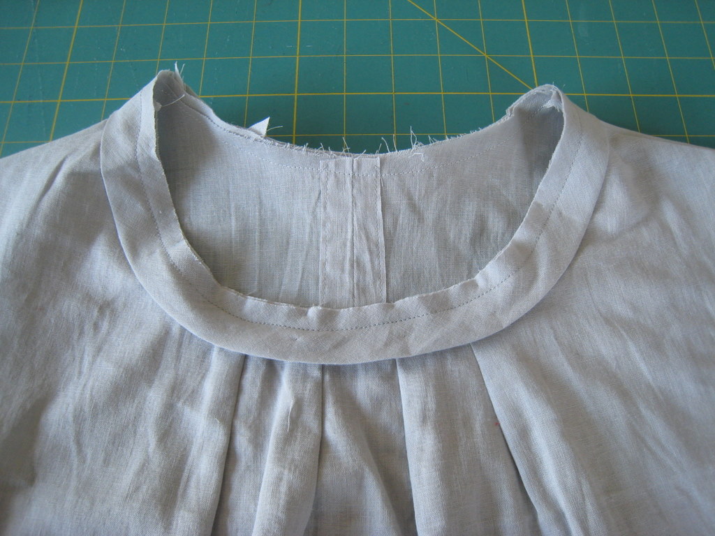 Bad Mom, Good Mom Handmade Homemade (Vogue 8392)