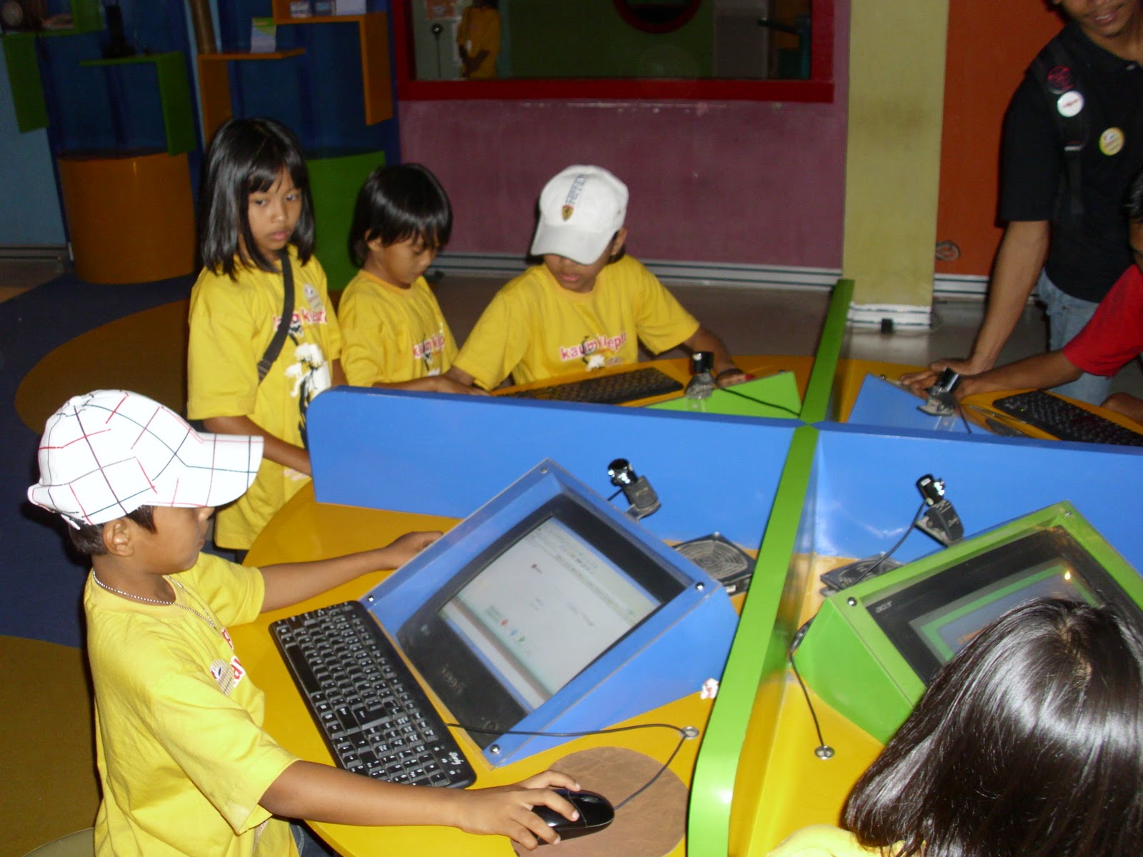 Naskah Teater Dwi Sri SANGBALA