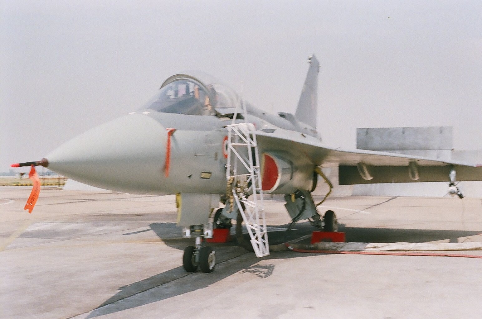 [01070004-754332.jpg]