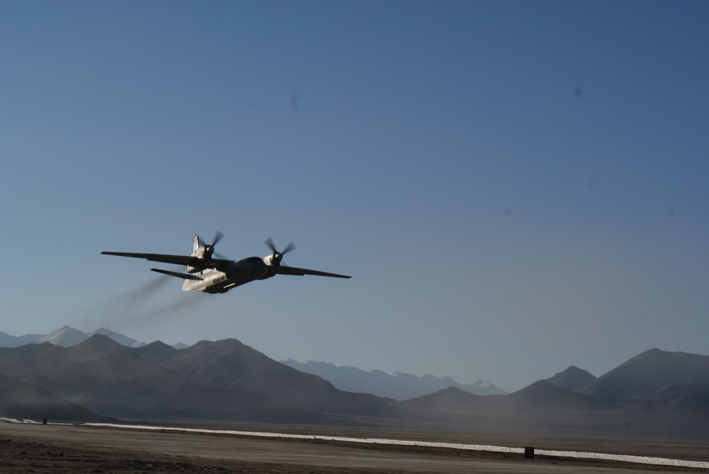 [Take_Off_4-781258.JPG]