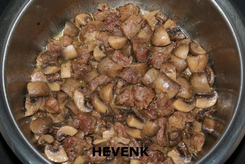 mantarlı dana eti kavurması HEVENK YEMEK TARİFLERİ
