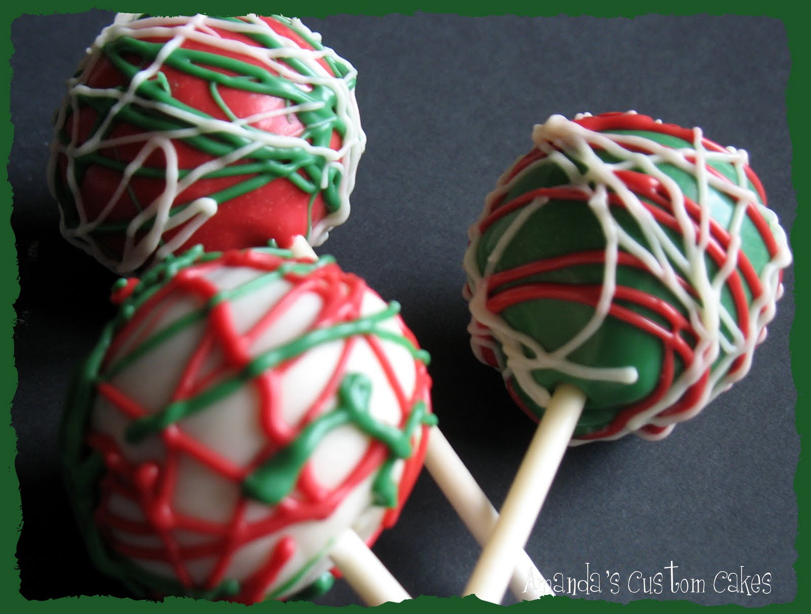 Amanda's Custom Cakes: Christmas Cake Pops!!