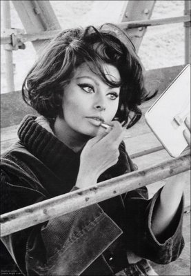 [sophia+loren+lipstick.jpg]