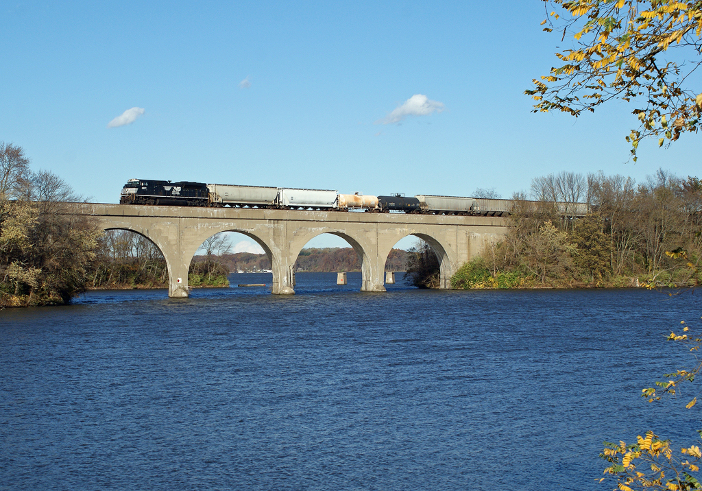Doug's Railroad Photography: Wabash Railroad Bridge
