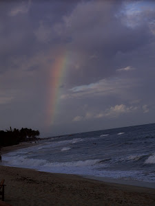 Regenbogen über dem Meer