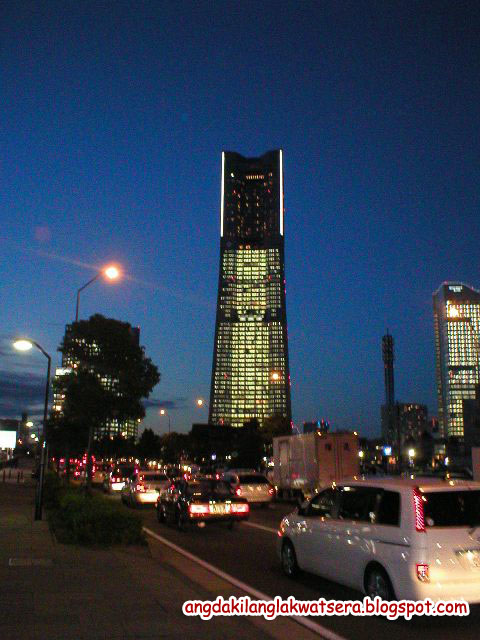 [Landmark+Tower.JPG]