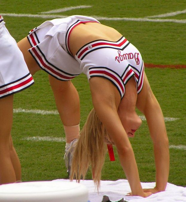 [cheerleaders+legs+calves+2.jpg]