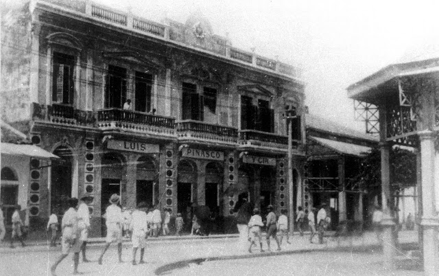 Pinasco Building 1910 (Casa de Fierro on R)