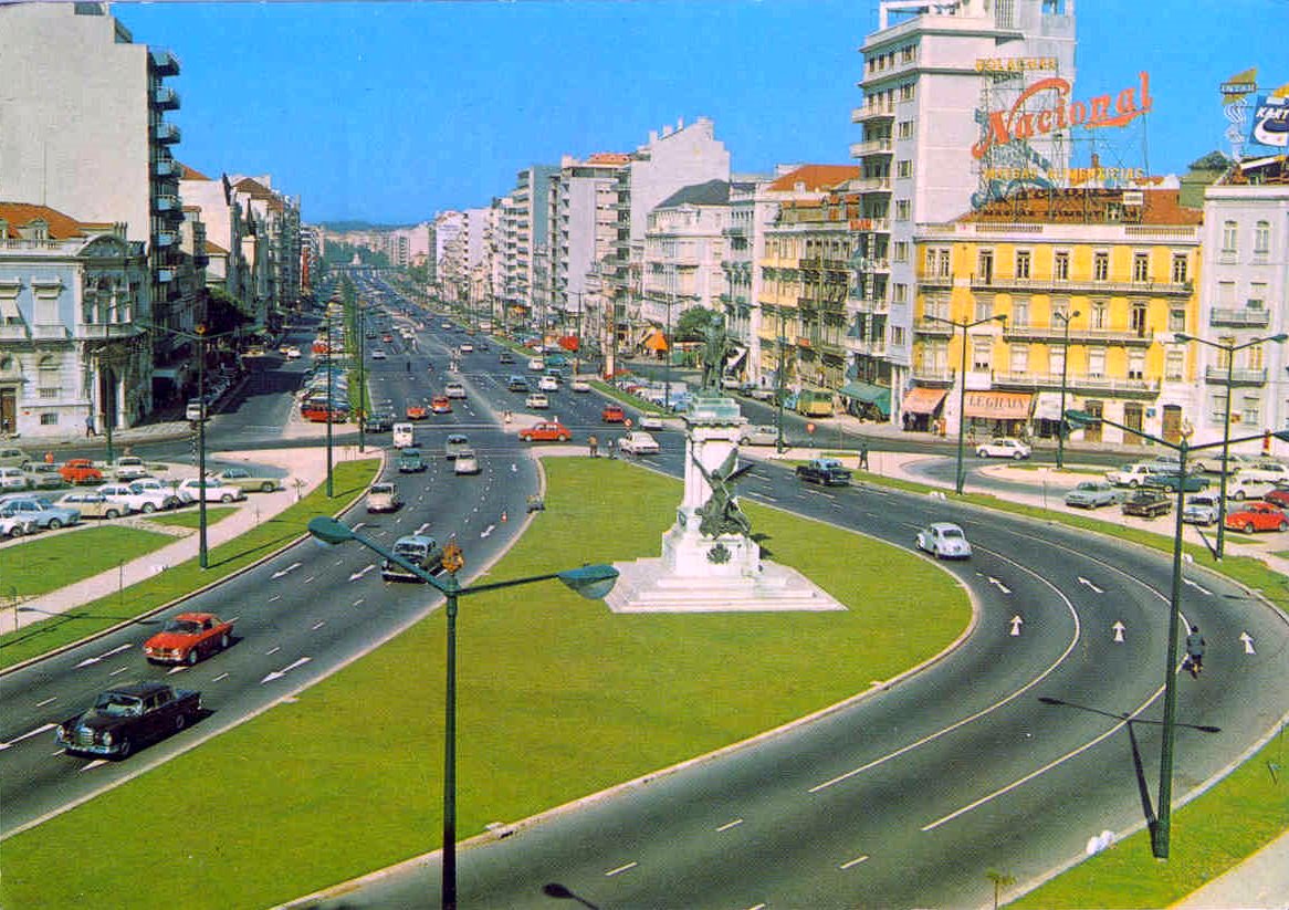[Lisboa+-+Avenida+da+República+(p).jpg]