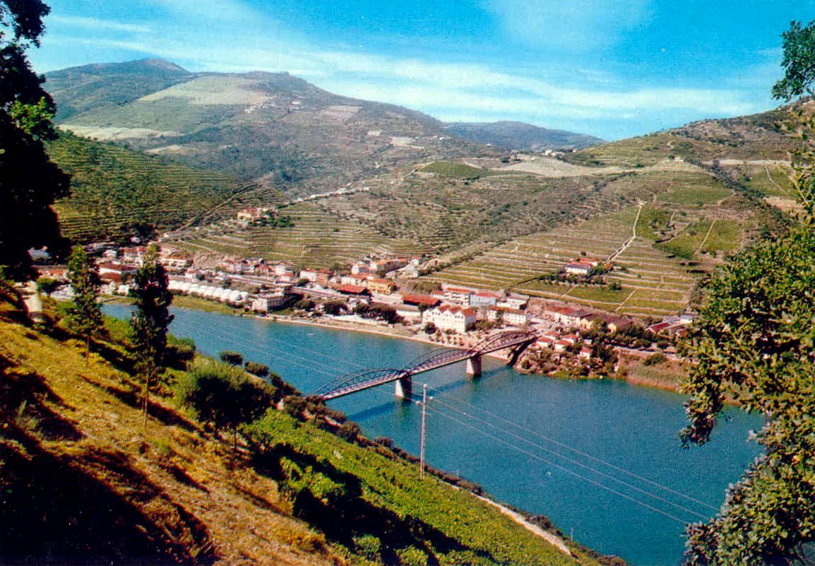 [Pinhão+-+Alto+Douro+(p).jpg]