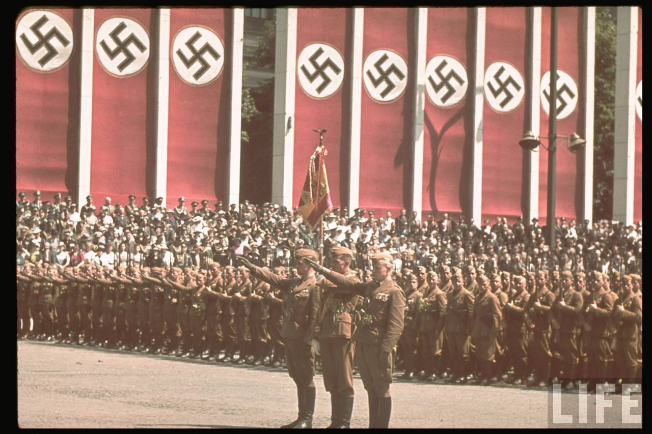 Фашистская германия парад. Немецкий марш третьего рейха. Парад СС В Берлине. Солдаты 3 рейха марш.