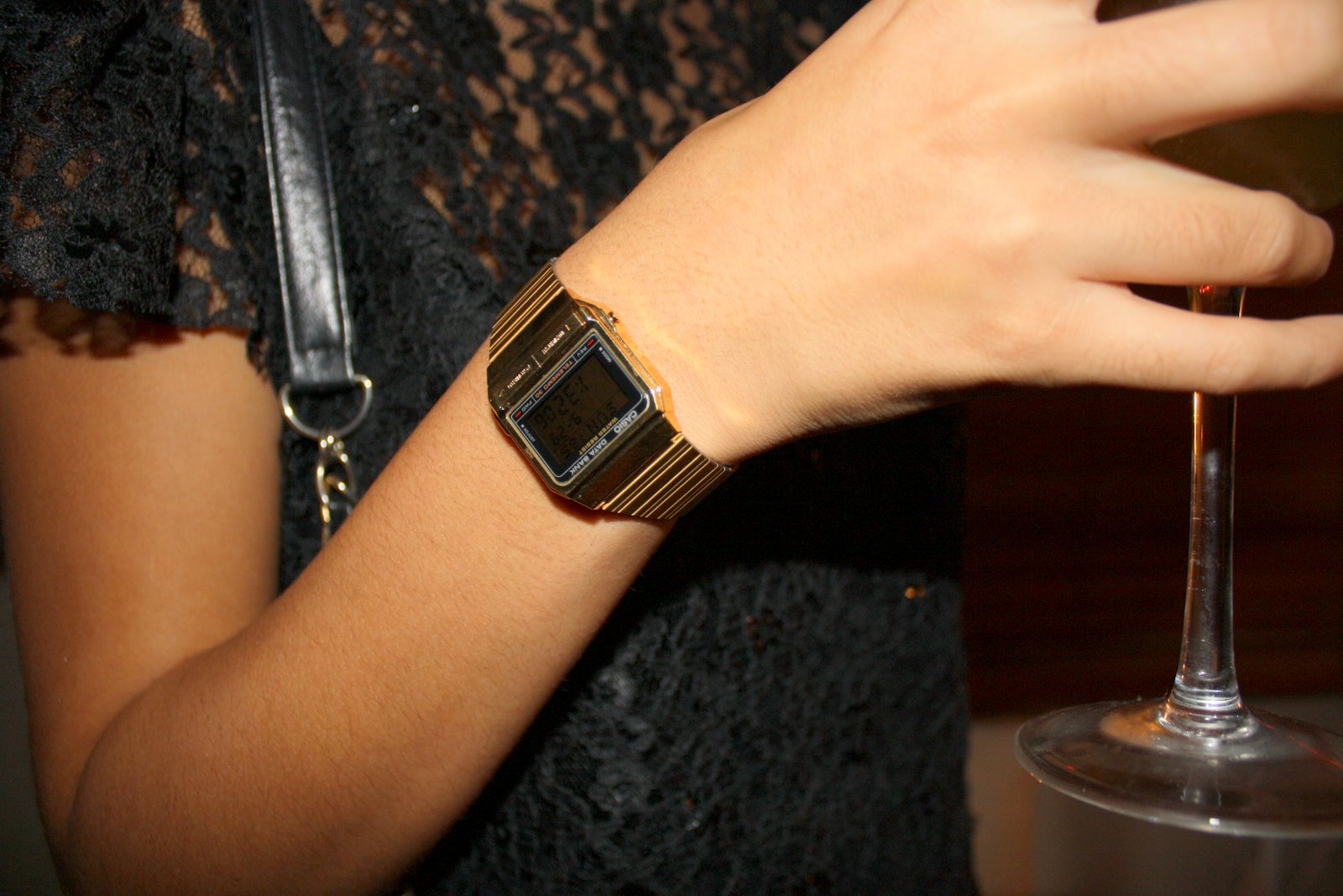 Mademoiselle Fluo: I want a casio gold vintage watch!
