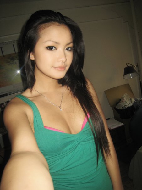 Sexy Chinese girl from New York Click on picture to enlarge