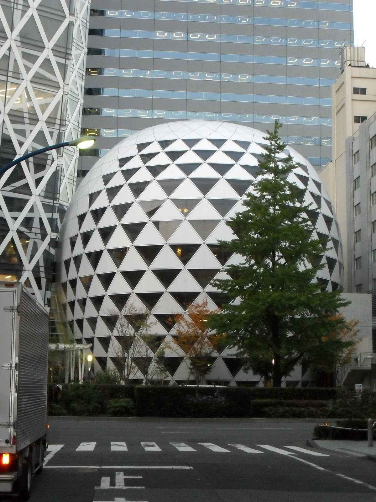 Inspiration Asia: The Contrasting Architectures of Tokyo.