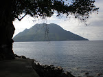 Pantai Sulamadaha dan Pulau Hiri