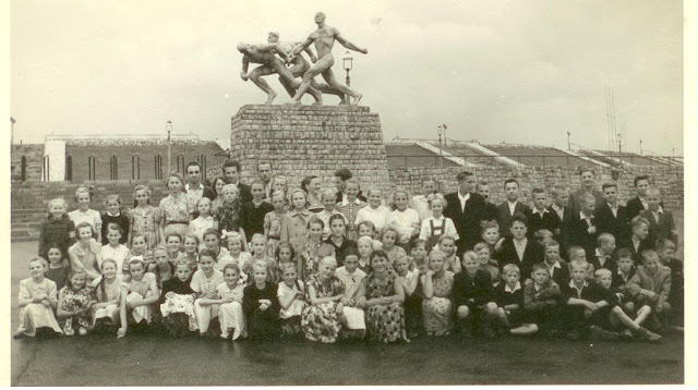 Szyszkowski Antoni: DZIECIŃSTWO I DORASTANIE