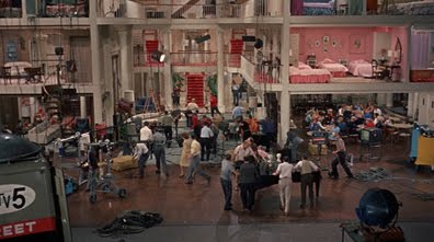 [Lewis_Ladies_House.jpg]